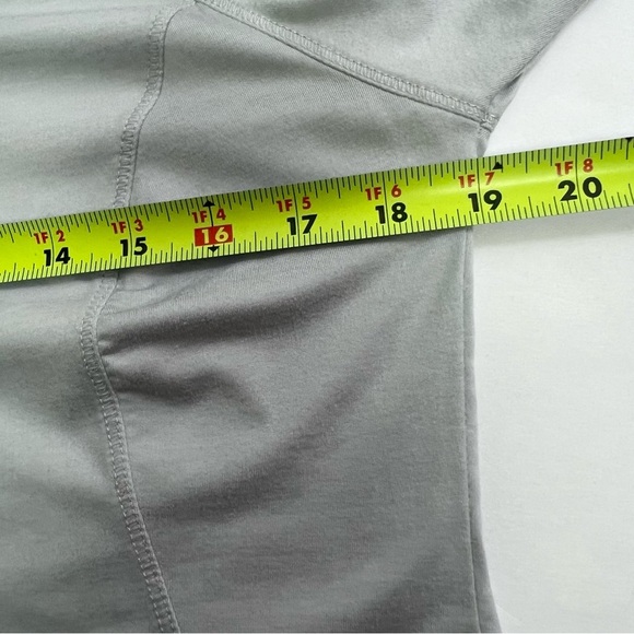 PrAna Women’s Pullover 1/4 Zip Top Sz Large Color Gray Long Sleeves Stretch - Picture 8 of 9